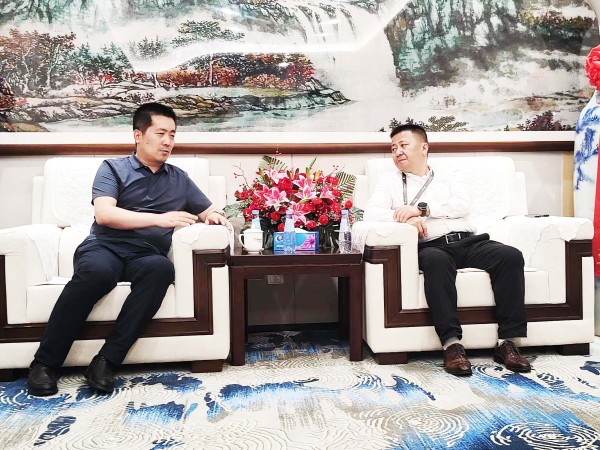 甘肅建投新能源公司董事長(zhǎng)趙琰森一行赴華電曹妃甸重工裝備有限公司、華潤(rùn)電力陜西公司、陜西辰瑪風(fēng)力發(fā)電有限公司進(jìn)行業(yè)務(wù)洽談