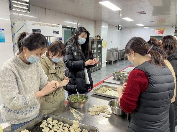 冬至餃子香，情深意更濃——新能源公司開展冬至包餃子活動